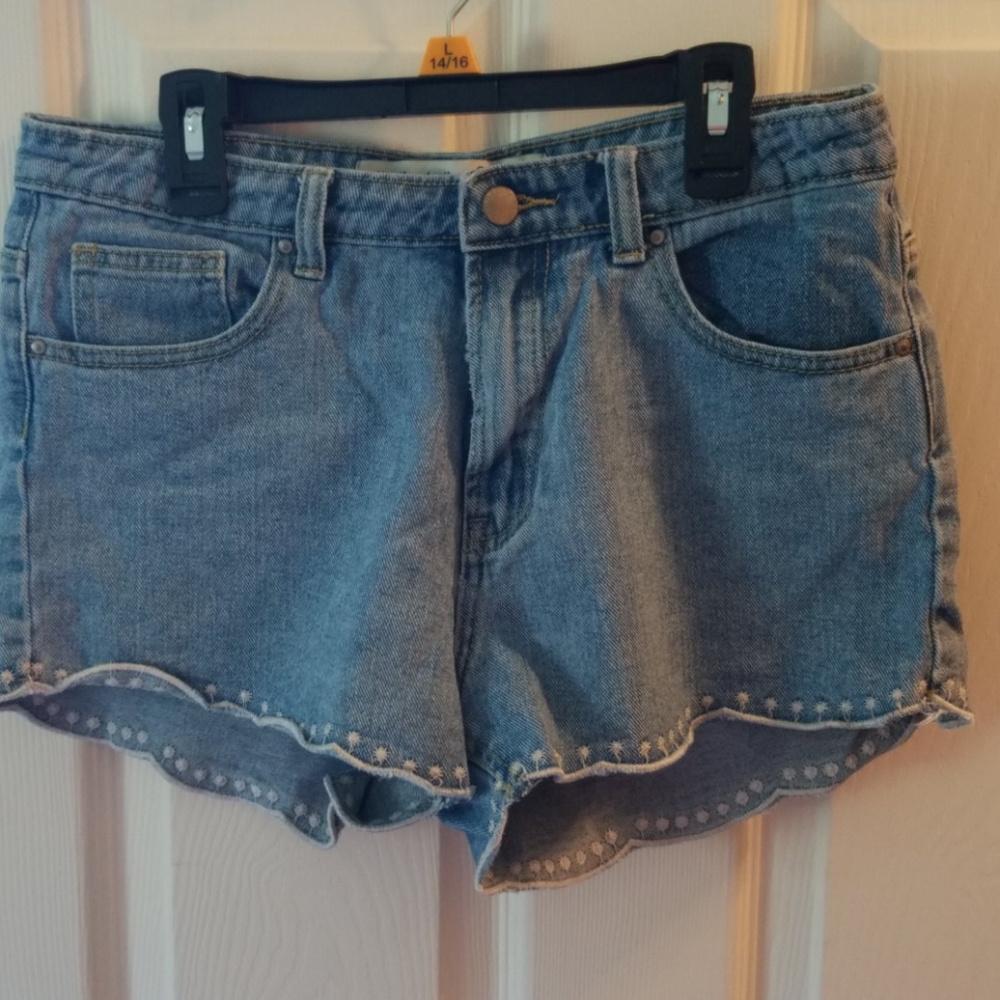 Cute jean shorts